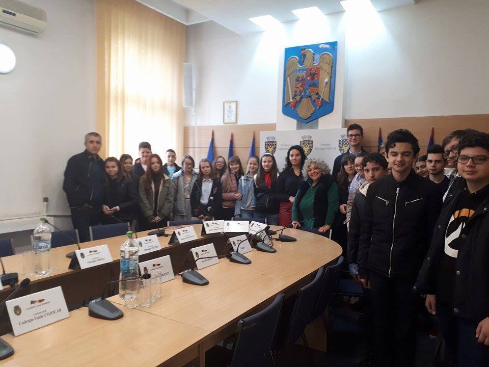 Comunicat de presa din data de 05.10.2017 cu privire la vizita elevilor de la Scoala Gimnaziala Bogdan Voda din Radauti, cu ocazia Zilei Mondiale a Educatiei